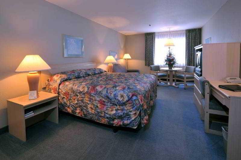 Shilo Inn Suites Hotel - Nampa Suites מראה חיצוני תמונה